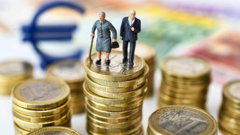 Адвокат по пенсії та виплатах